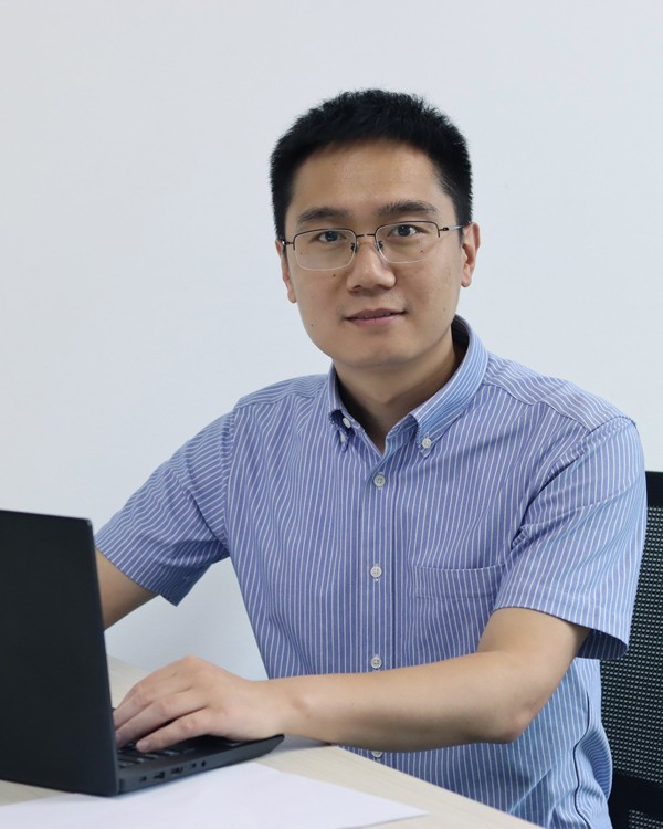 Professional headshot of Longteng Zhao, General Manager of Sinexcel